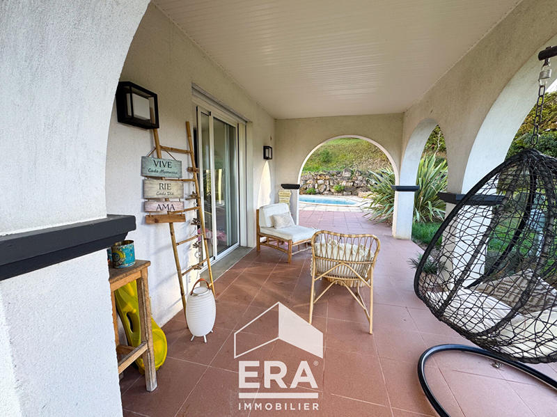 Maison - 196 m² - 5 pièces