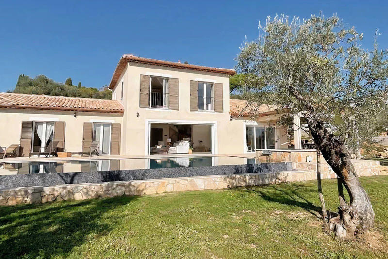 Villa - 185 m² - 6 pièces