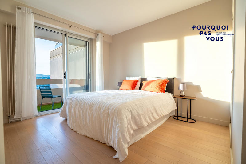 Appartement - 200 m² - 6 pièces