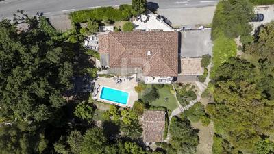 Villa - 312 m² - 7 pièces