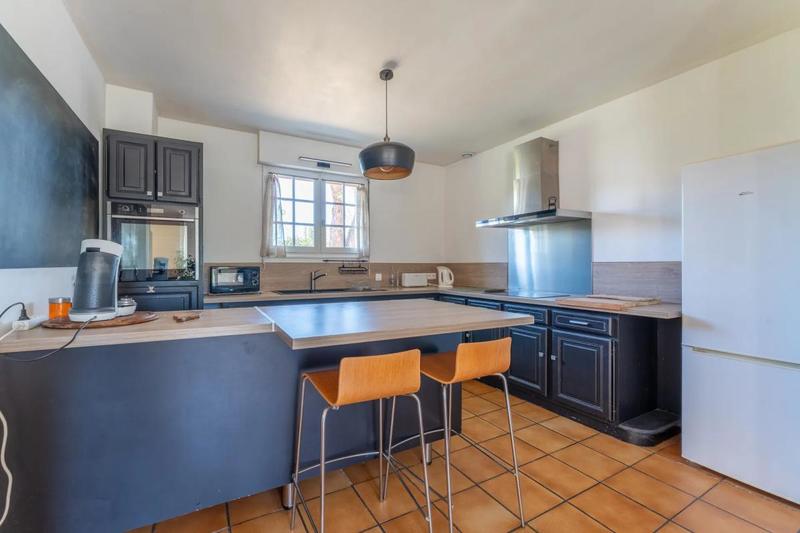 Maison - 180 m² - 8 pièces