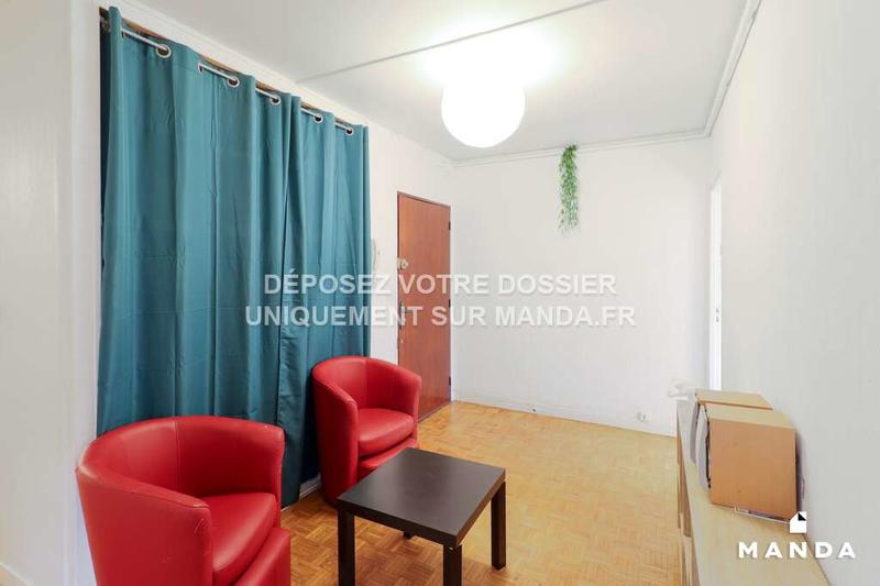 Chambre - 9 m² - 7 pièces