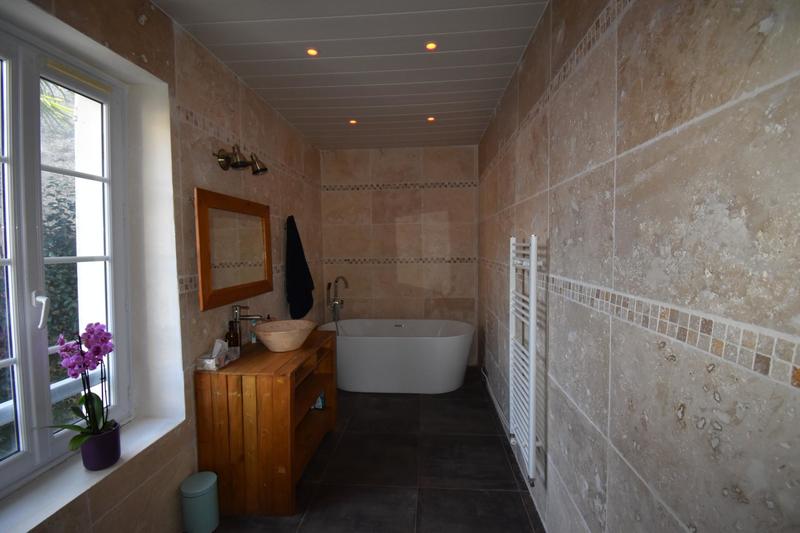 Maison - 250 m² - 8 pièces