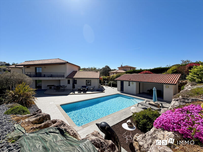 Maison - 190 m² - 6 pièces