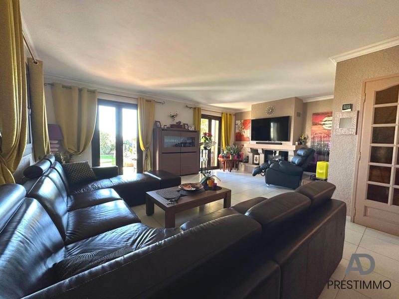 Villa - 231 m² - 8 pièces