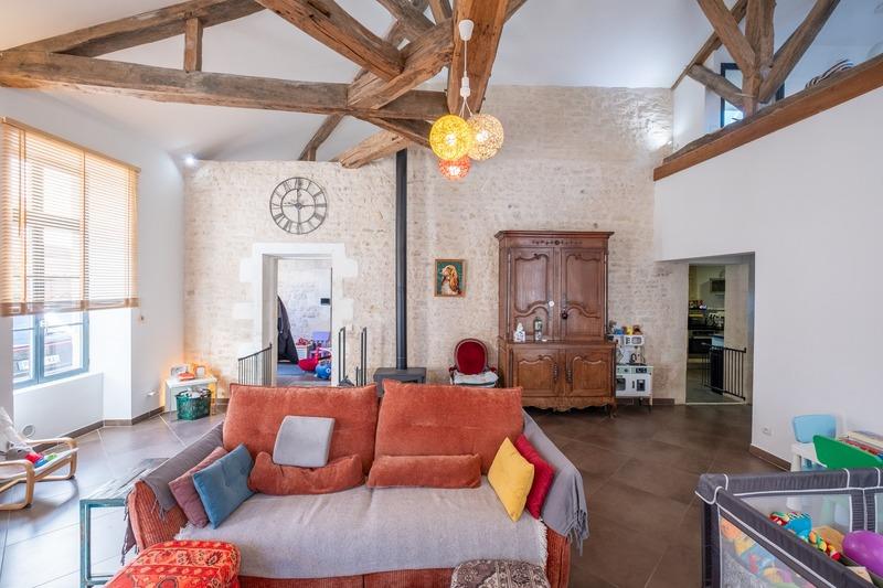 Maison en pierre - 207 m² - 7 pièces