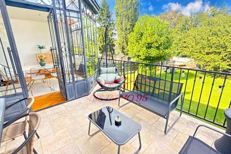 Maison - 180 m² - 8 pièces