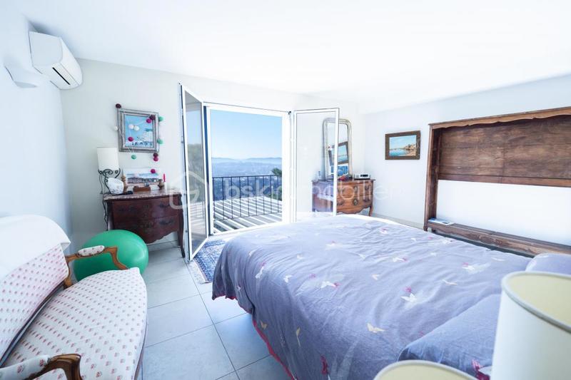 Villa - 200 m² - 6 pièces