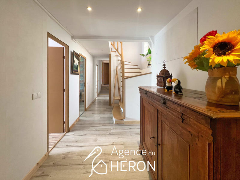 Maison - 143 m² - 8 pièces