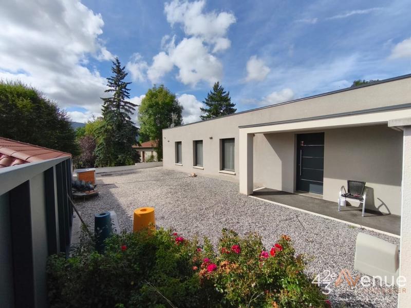 Villa - 199 m² - 6 pièces
