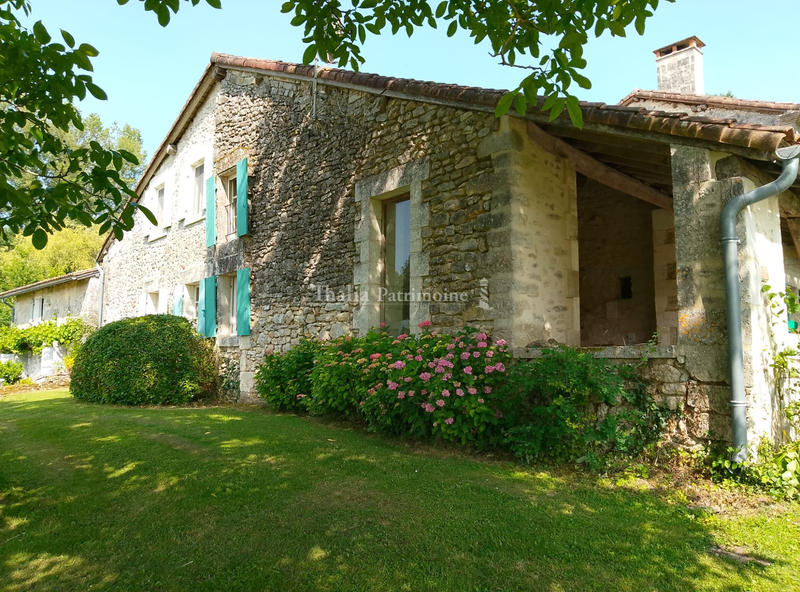 Maison - 240 m² - 9 pièces