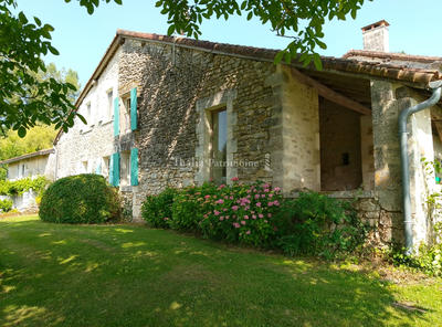 Maison - 240 m² - 9 pièces