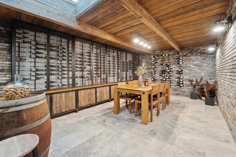 Maison - 270 m² - 7 pièces