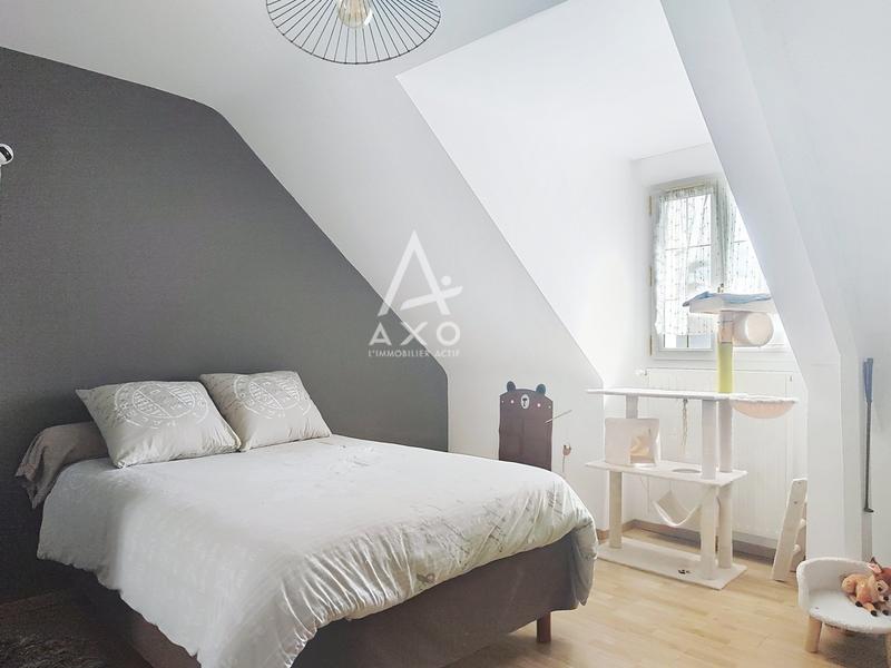 Maison - 285 m² - 10 pièces