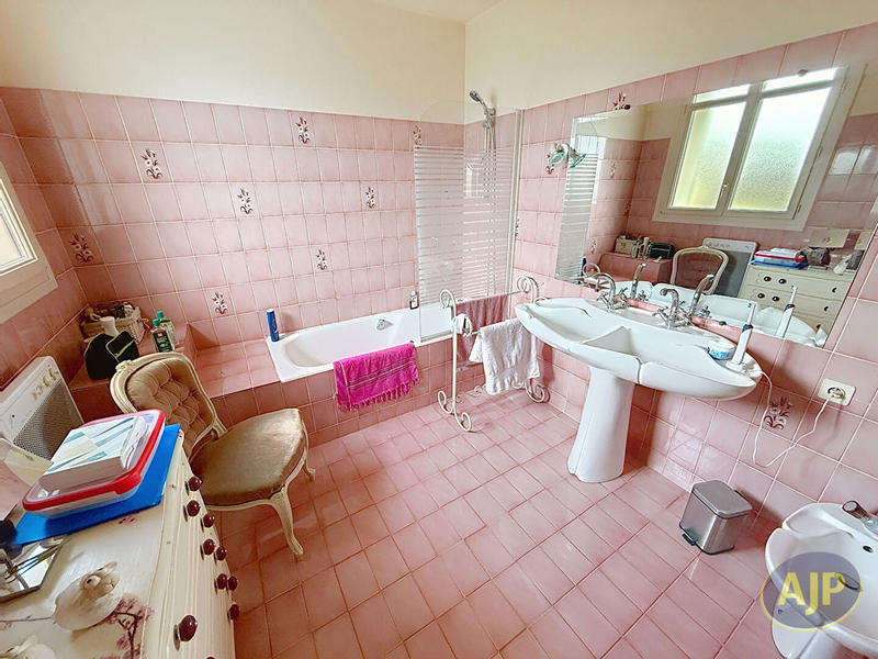 Maison - 152 m² - 6 pièces