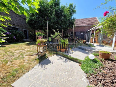 Maison - 159 m² - 9 pièces