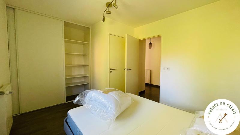 Appartement - 90 m² - 3 pièces