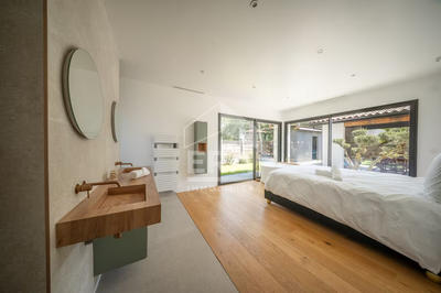 Maison - 230 m² - 7 pièces