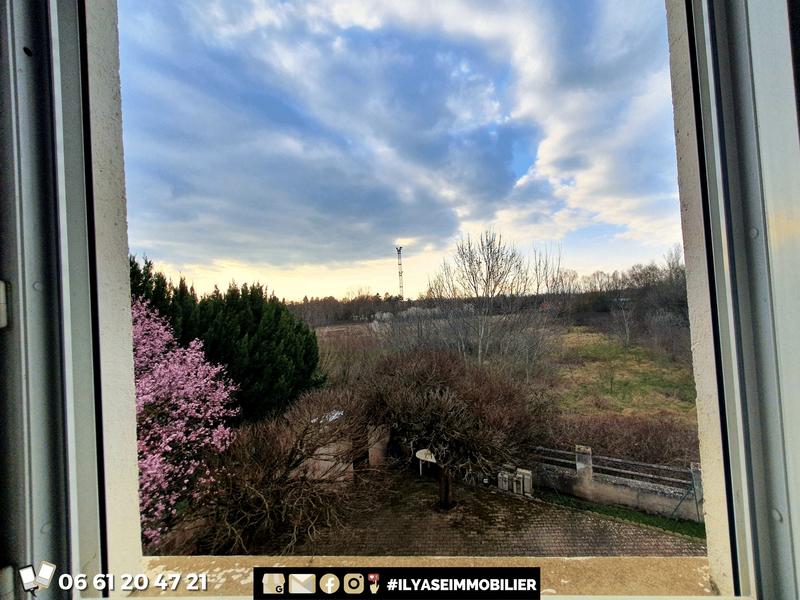 Maison - 240 m² - 8 pièces