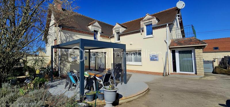 Maison - 225 m² - 10 pièces