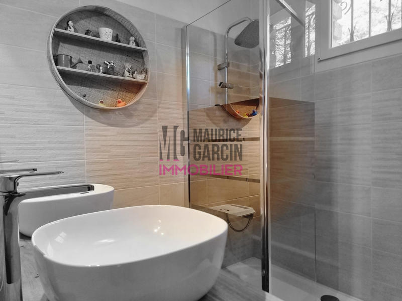 Maison - 210 m² - 8 pièces