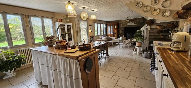 Propriété - 148 m² - 6 pièces