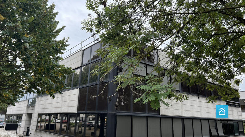 Bureau - 230 m²