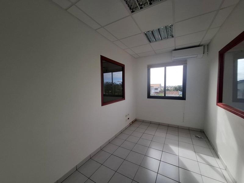 Bureau - 116 m² - 7 pièces