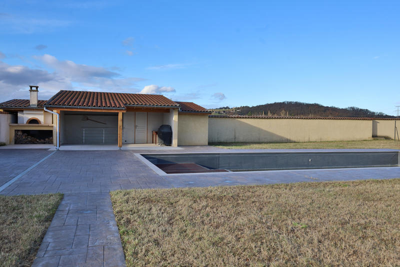 Maison - 200 m² - 4 pièces