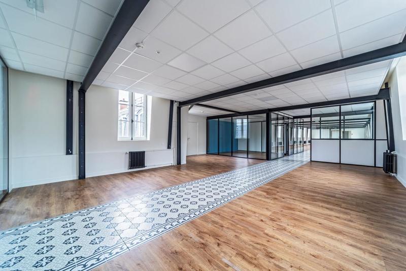 Bureau - 358 m² - 2 pièces