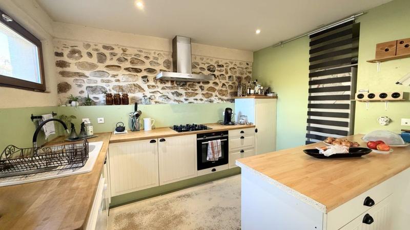 Maison - 159 m² - 8 pièces