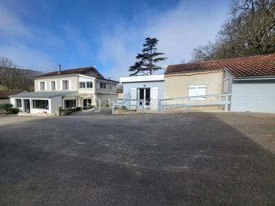 Propriété - 170 m² - 5 pièces