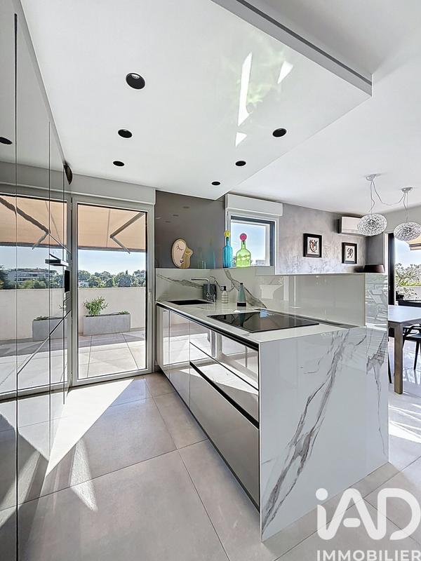 Appartement - 80 m² - 4 pièces