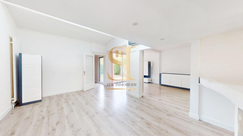 Maison - 94 m² - 5 pièces