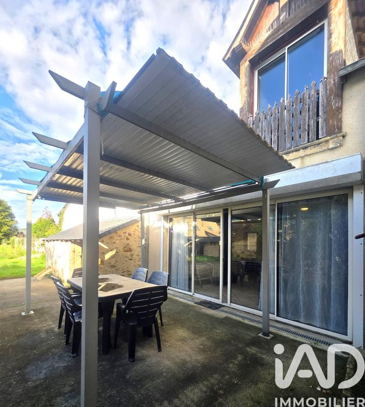 Maison - 180 m² - 7 pièces