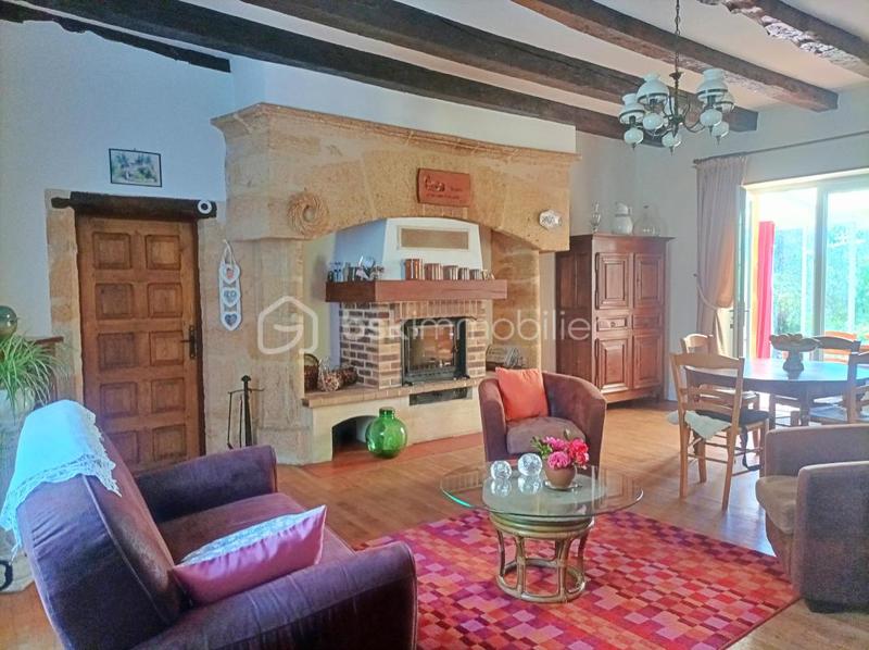 Demeure - 114 m² - 7 pièces