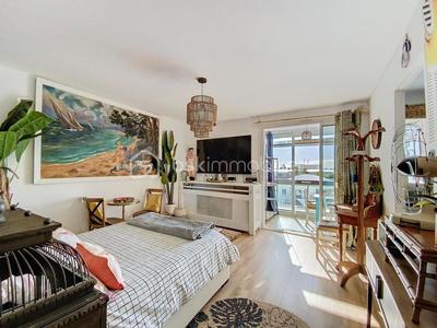 Studio - 25 m² - 1 pièce