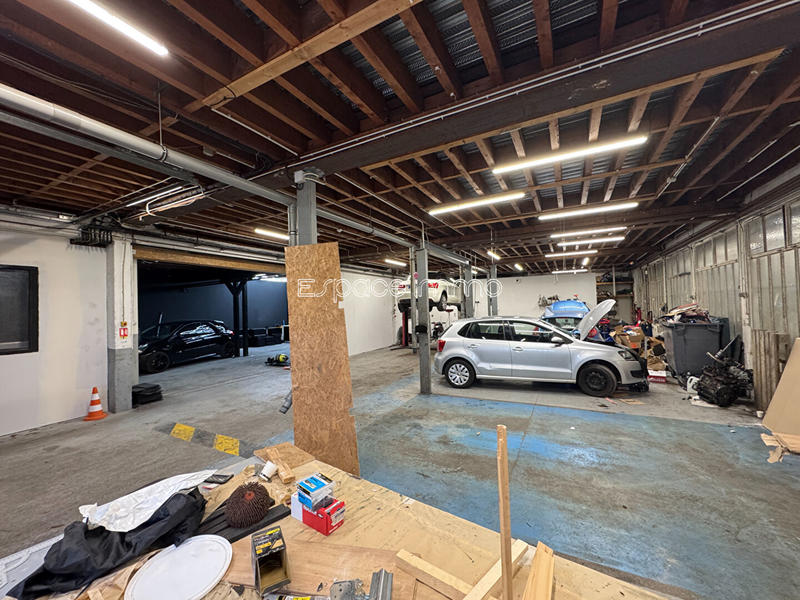 Local commercial - 776 m²