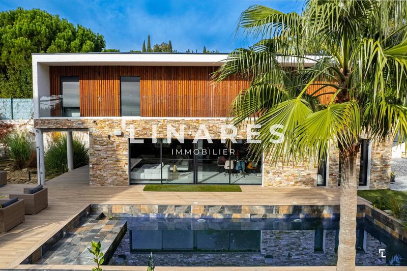 Villa - 242 m² - 5 pièces