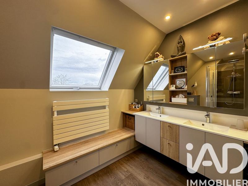 Maison - 370 m² - 10 pièces