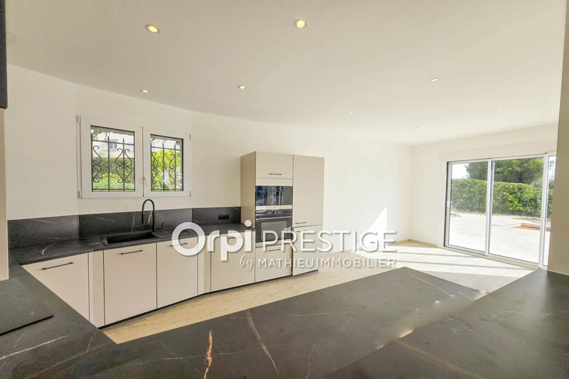 Villa - 200 m² - 4 pièces