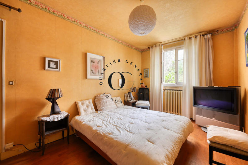 Maison - 200 m² - 8 pièces