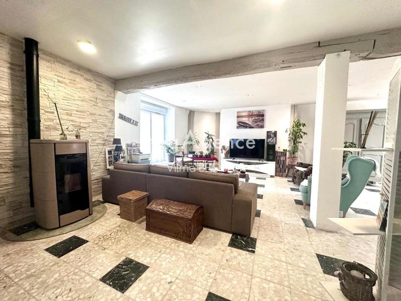 Maison - 304 m² - 7 pièces