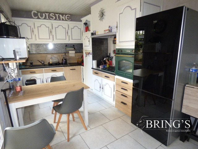 Maison - 222 m² - 8 pièces