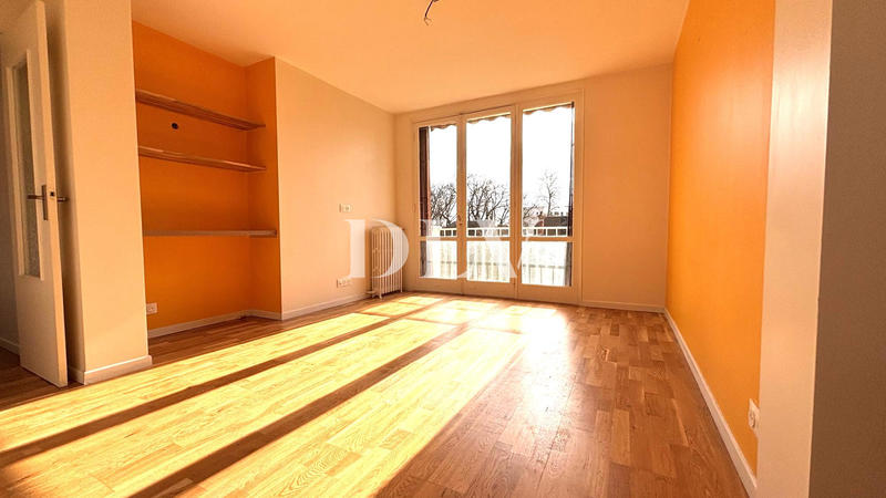 Appartement - 75 m² - 5 pièces