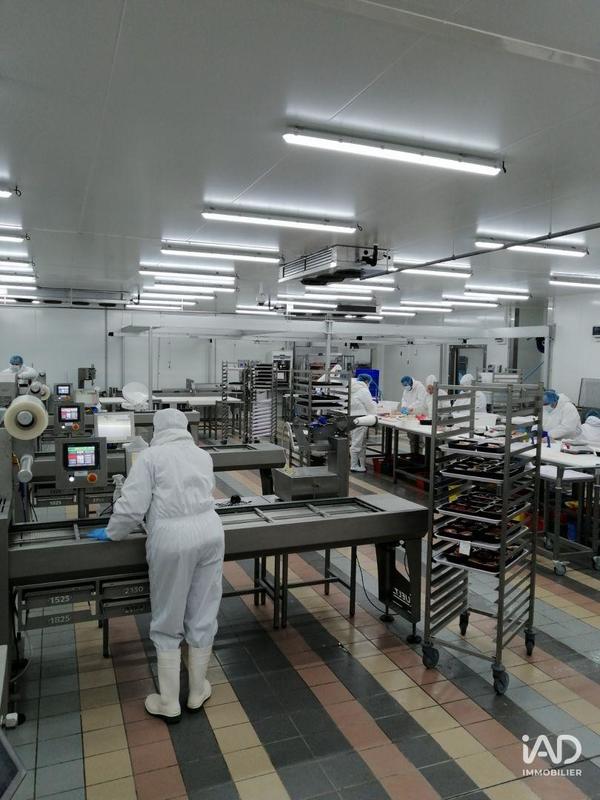 Local commercial - 1 610 m²