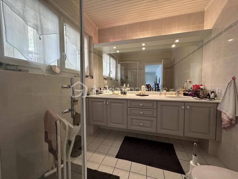 Maison - 170 m² - 7 pièces