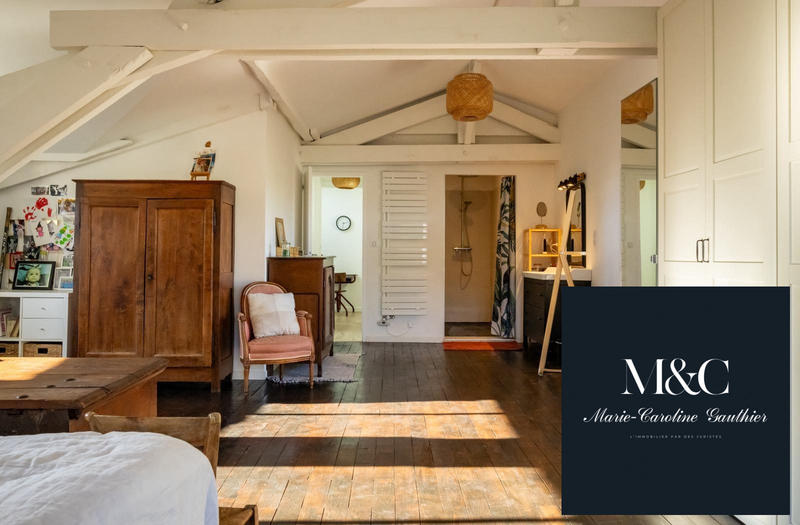 Maison traditionnelle - 223 m² - 7 pièces