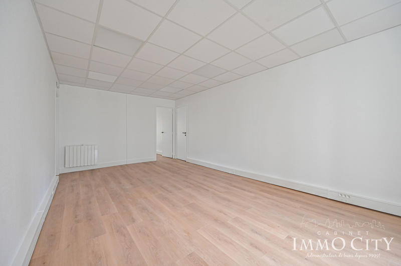 Bureau - 150 m² - 6 pièces