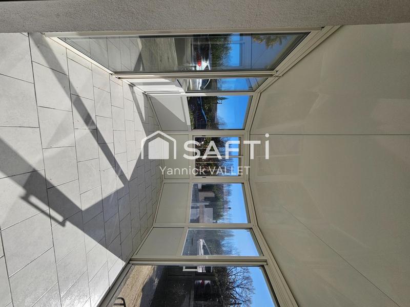 Maison - 240 m² - 10 pièces